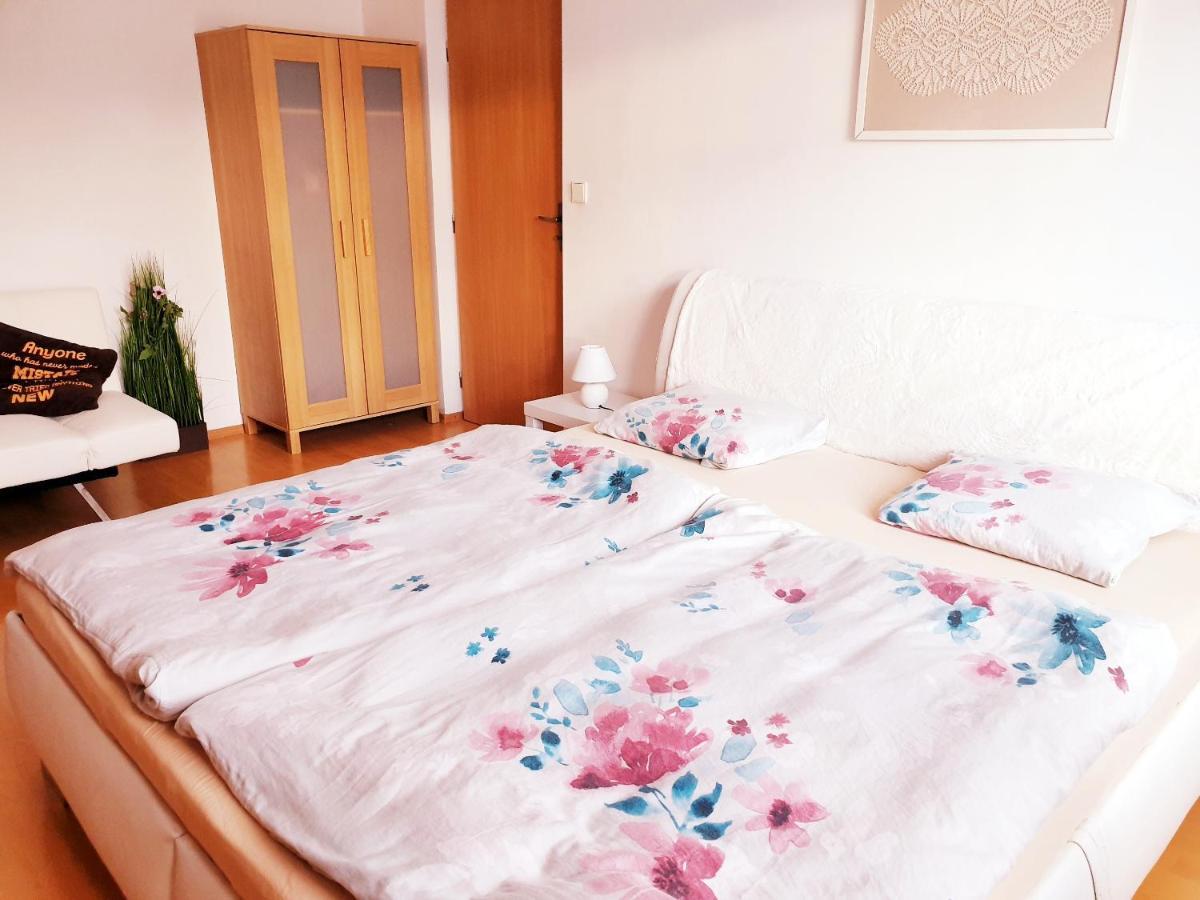Apartman Terminal, Self Check-In 24 H, Free Parking Банска-Бистрица Экстерьер фото